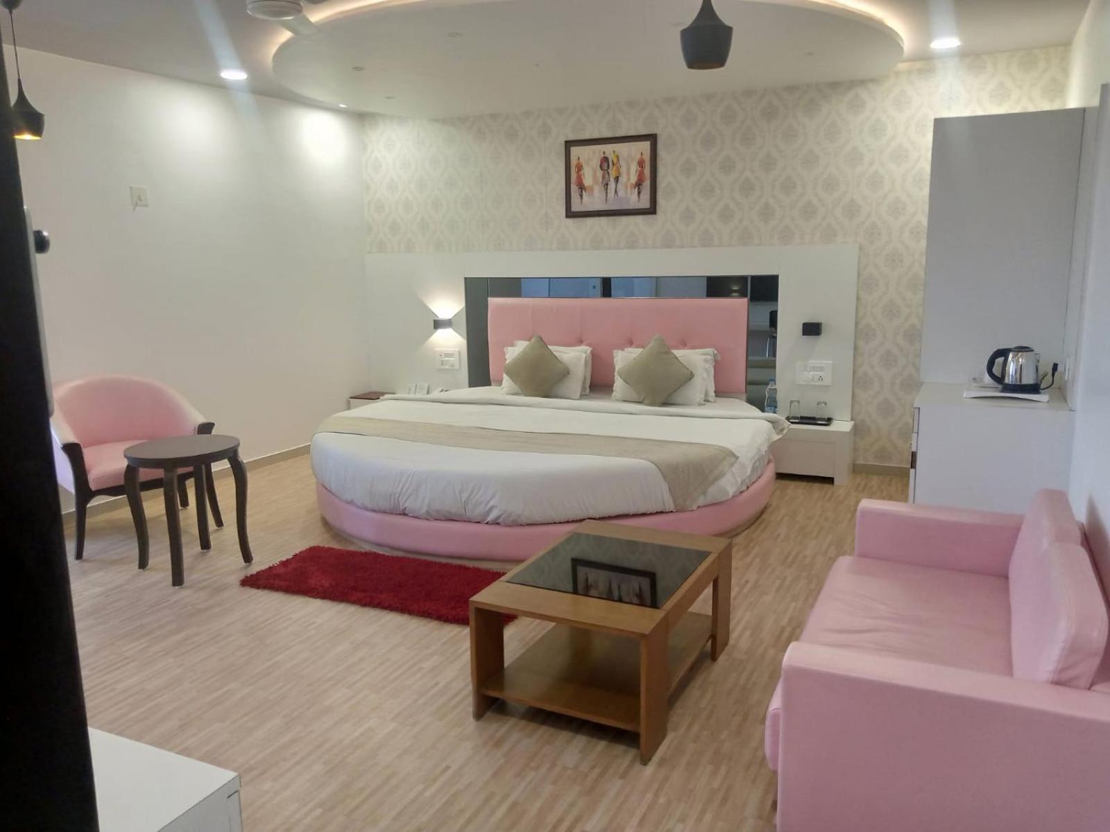 Hotel Shivalik - Mehsana Mahesana Экстерьер фото