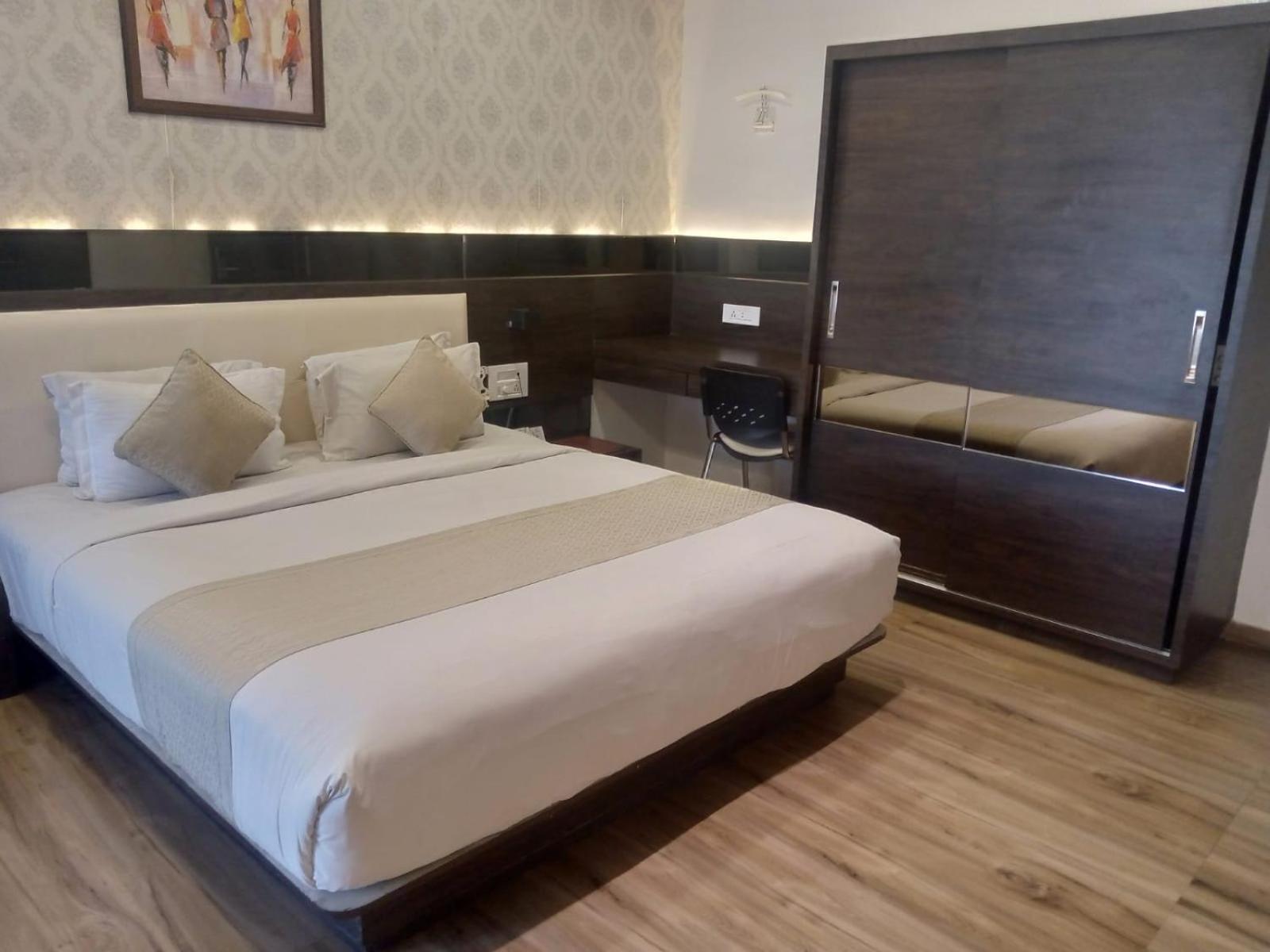 Hotel Shivalik - Mehsana Mahesana Экстерьер фото